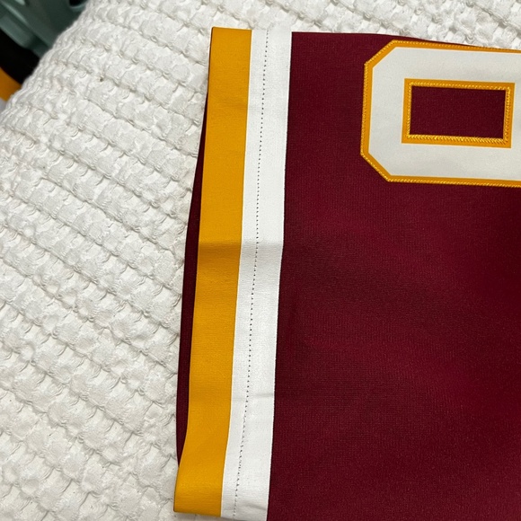 PRE-OWNED/USED Nike Washington Redskins Griffin III #10 Jersey - Picture 5 of 13